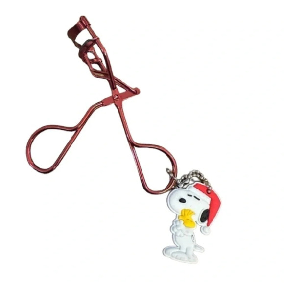 WET N WILD Ltd Edition Peanuts ‘Holiday Hugs’ Eyelash Curler Snoopy NEW NIP NWT - Picture 4 of 7